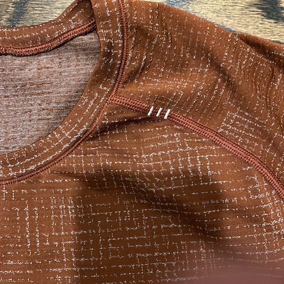 XXL Lululemon Athletic Shirt - Picture 2 of 4